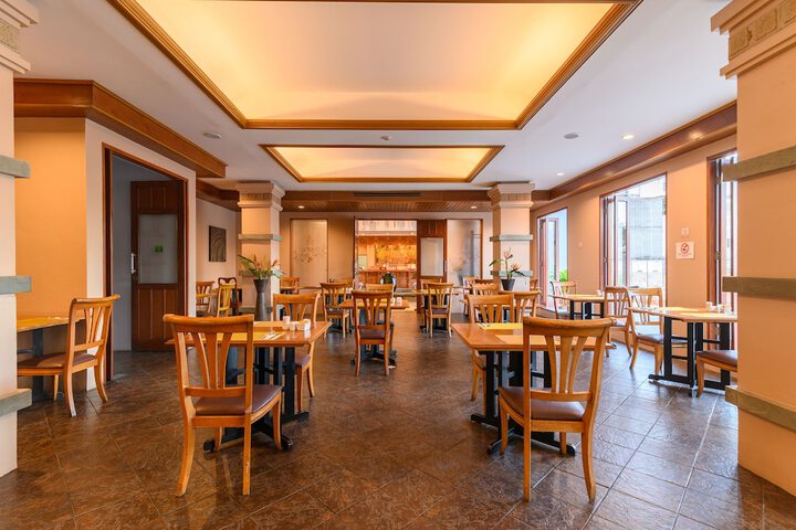 Dining 70 of 81