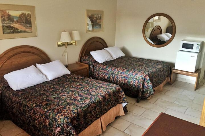 2 Double Beds (2 of 5)