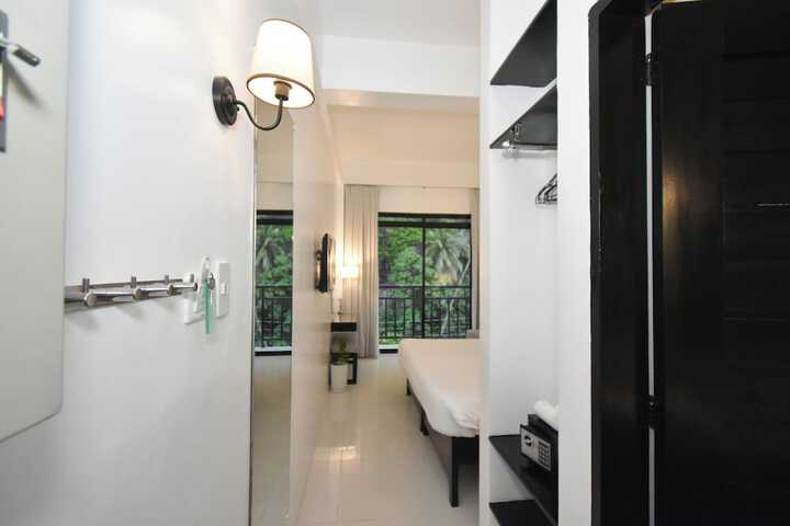 Room 20 of 37
