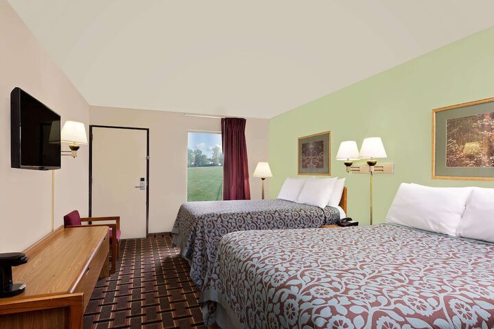 Room 12 of 26
