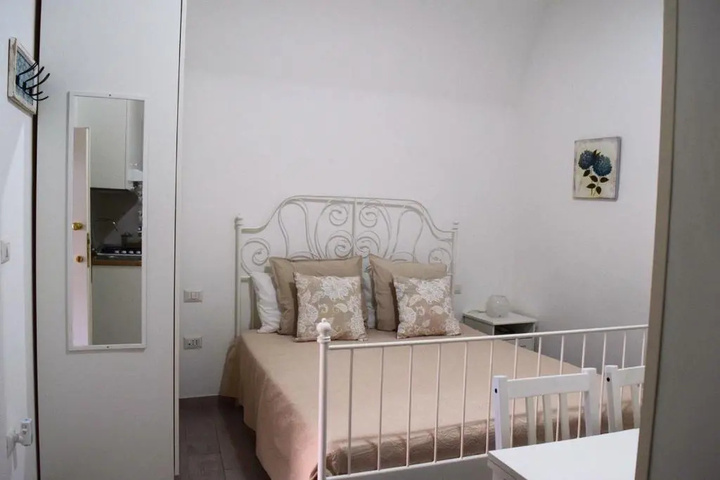 Room 2 of 4