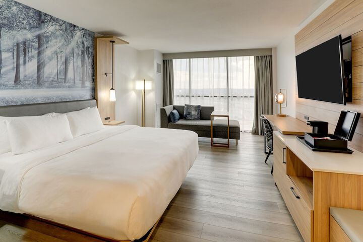 Room 10 of 60