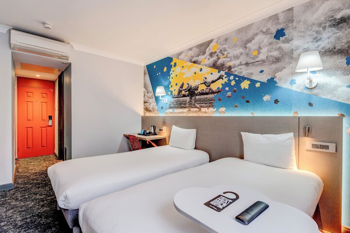 Room 40 of 101