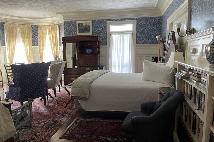 Room 32 of 100