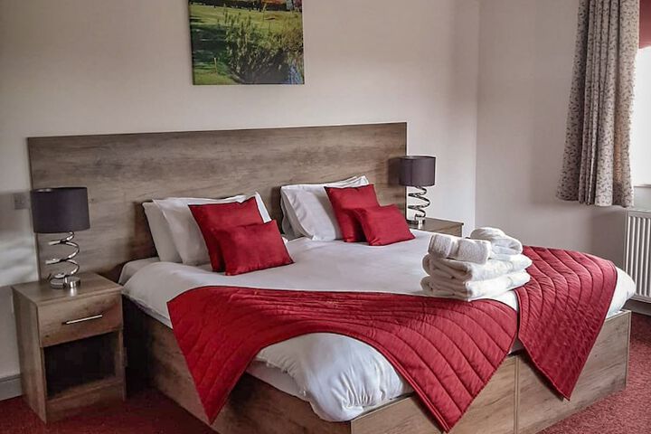 Room 4 of 15