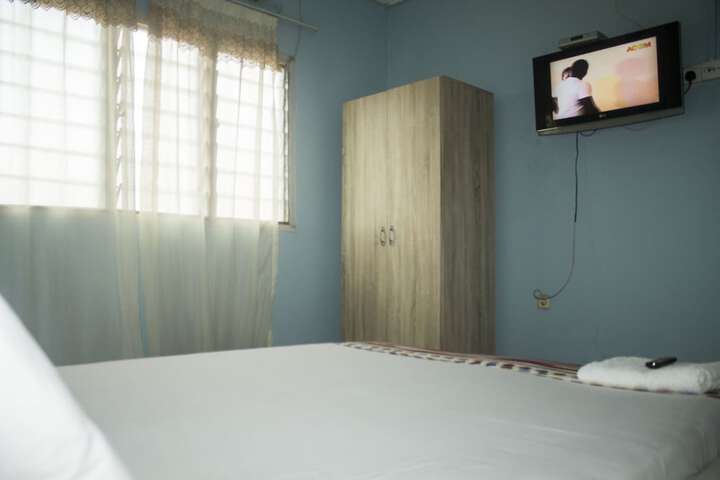 Room 10 of 49