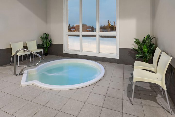 Pool 61 of 74