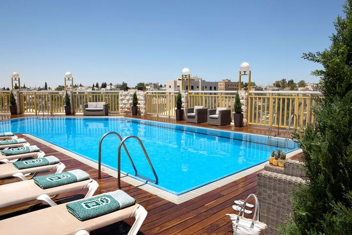 Pool Hotel