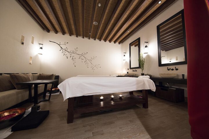 Spa 141 of 318