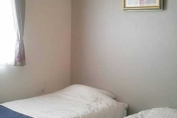 Room 13 of 36