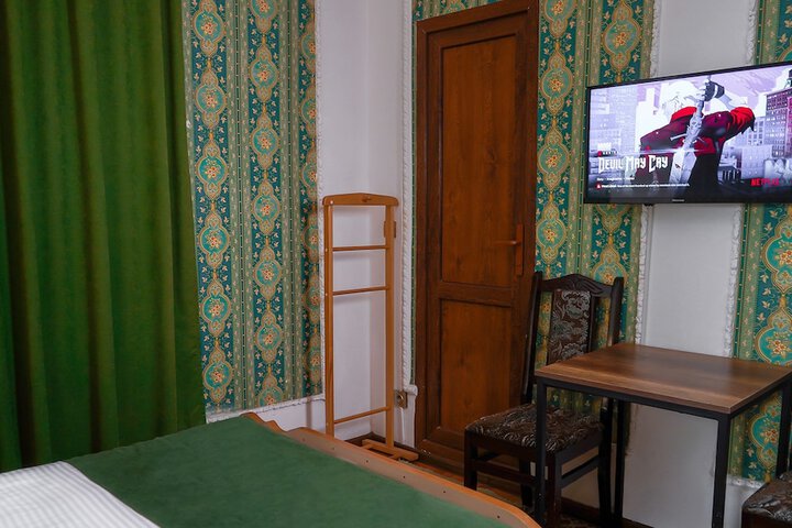 Room 8 of 81