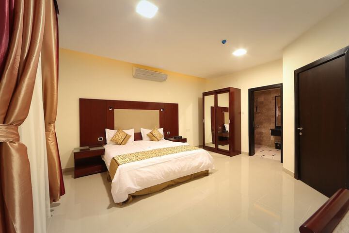 Room 9 of 37