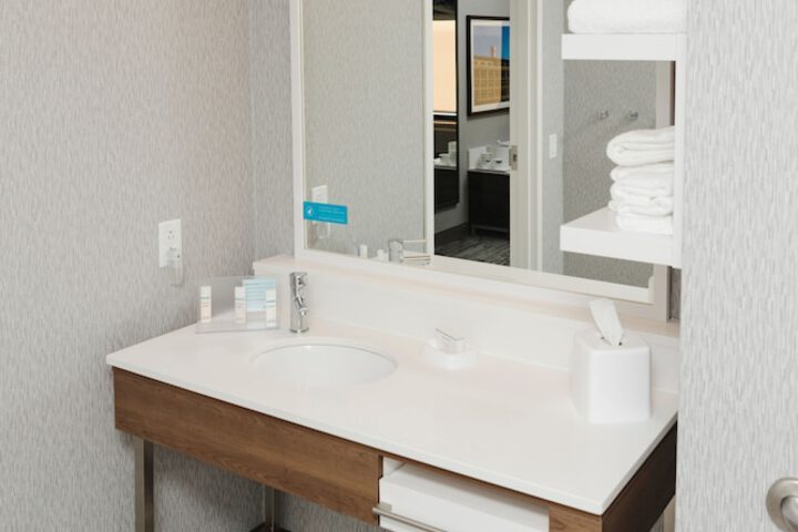 Bathroom sink