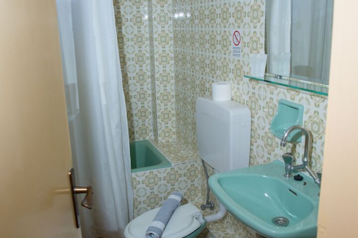 Room 28 of 41
