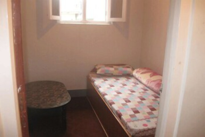 Room 13 of 25
