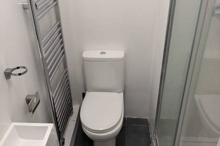 Room 10 of 13