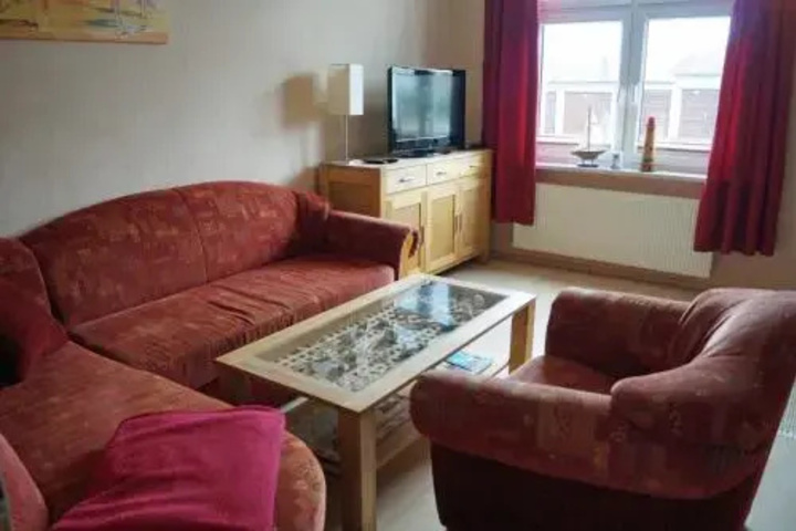 Room 3 of 8