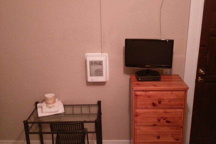 Room 22 of 66