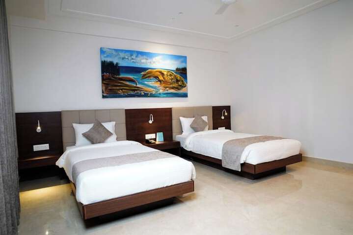 Room 32 of 51