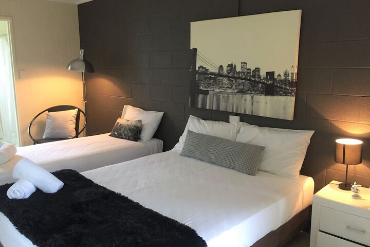 Room 4 of 35