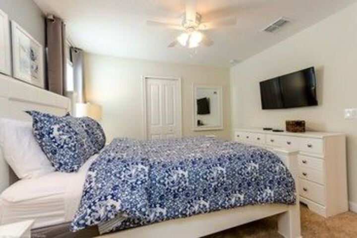 Room 6 of 26
