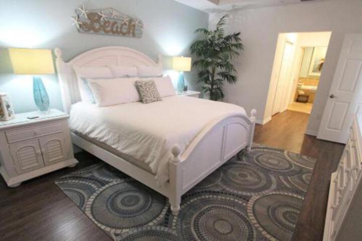 806 Harborview Grande in Clearwater Beach, FL
