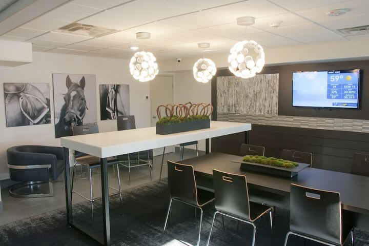 Lobby lounge