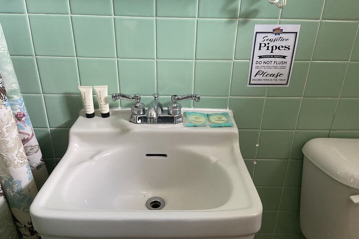 Room 10 of 19