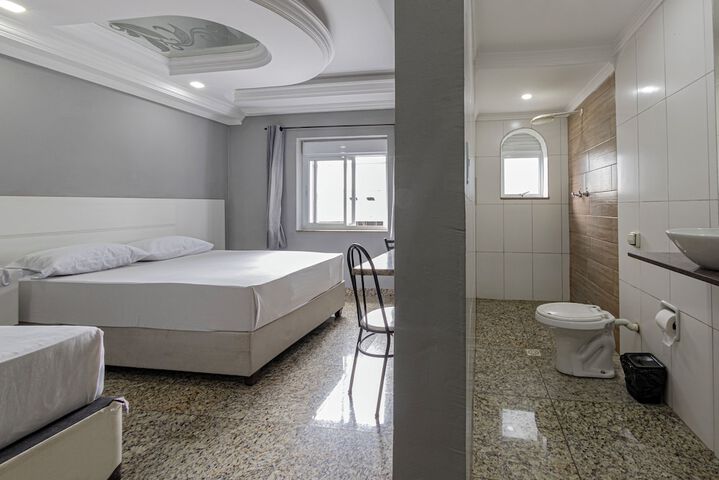 Room 44 of 76