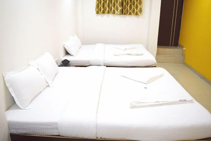 Room 18 of 25