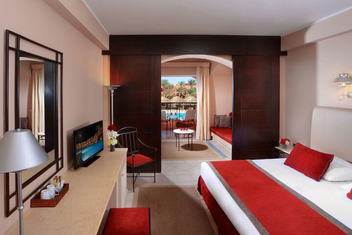 Room 12 of 190