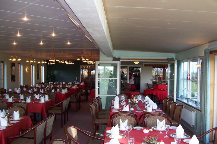 Dining 13 of 46