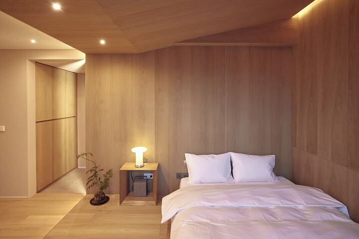 Room 19 of 85
