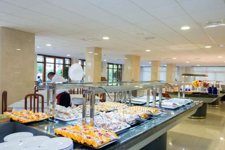 Dining 40 of 55