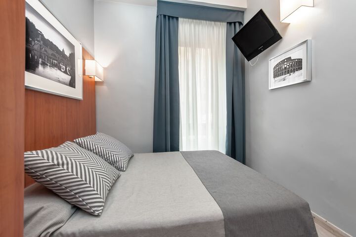 Room 8 of 19