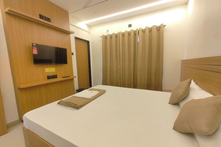 Room 4 of 24