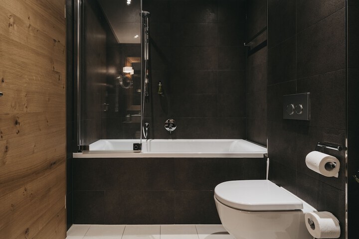 Room 32 of 111