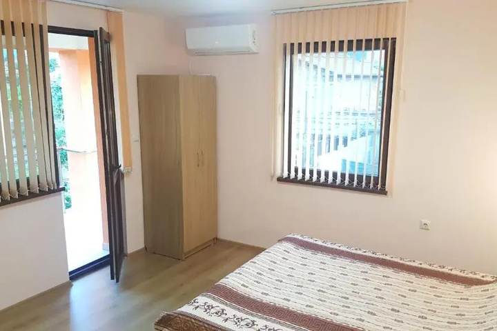Room 6 of 7