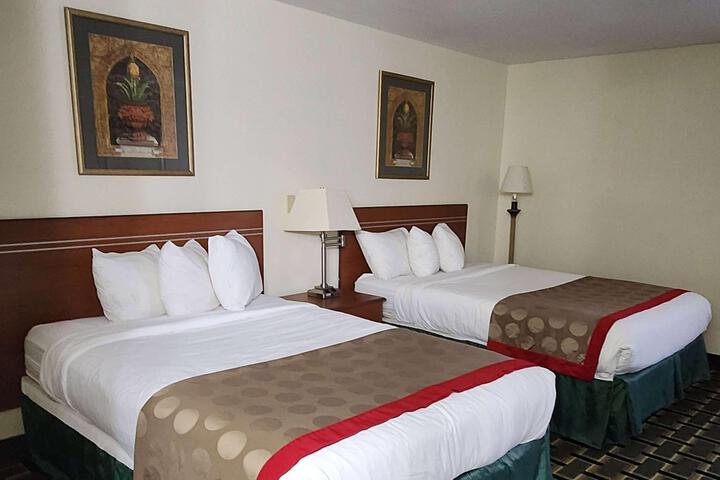 2 Double Beds (2 of 3)