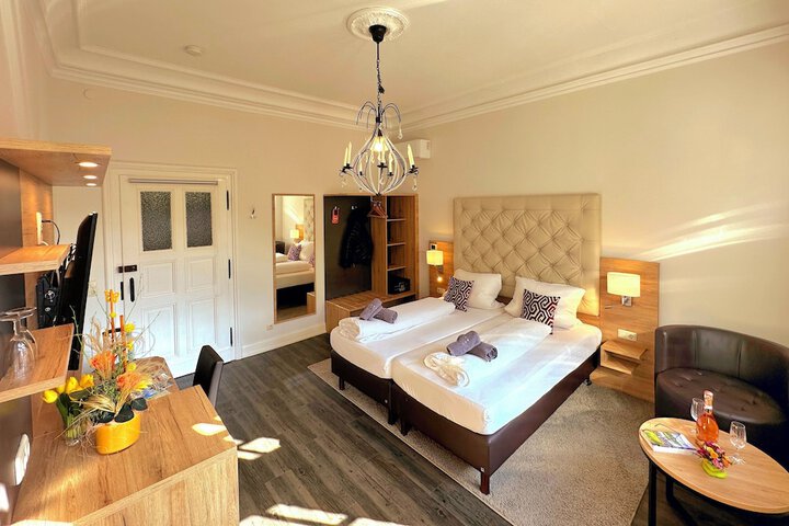 Room 35 of 82