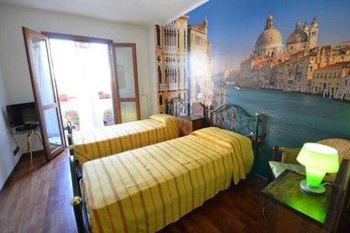 Room 16 of 29