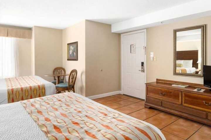 Room 8 of 55
