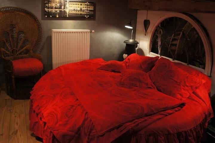 Room 5 of 34