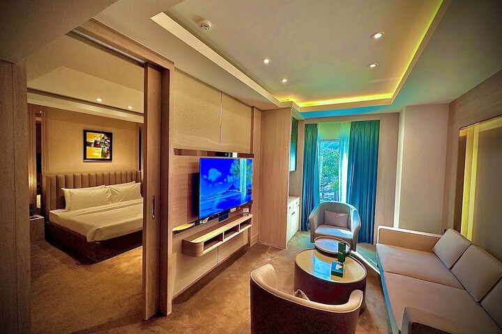 ASTER GRAND BY ZENQ SAKET