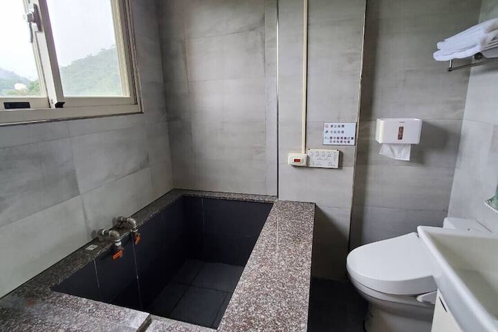 Room 43 of 74