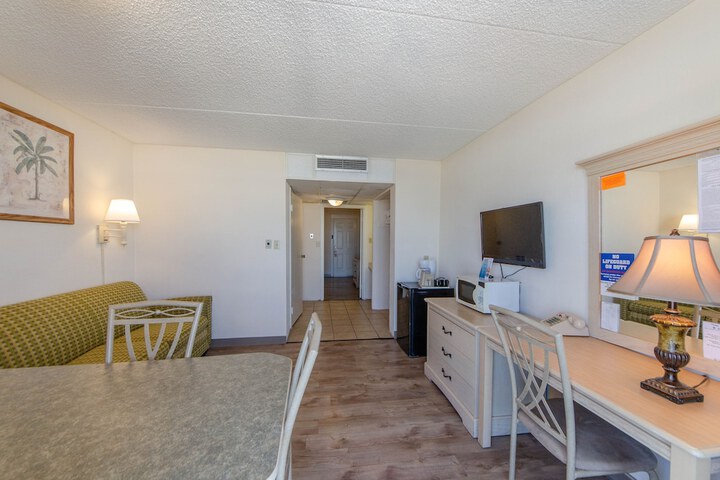 Room 17 of 27