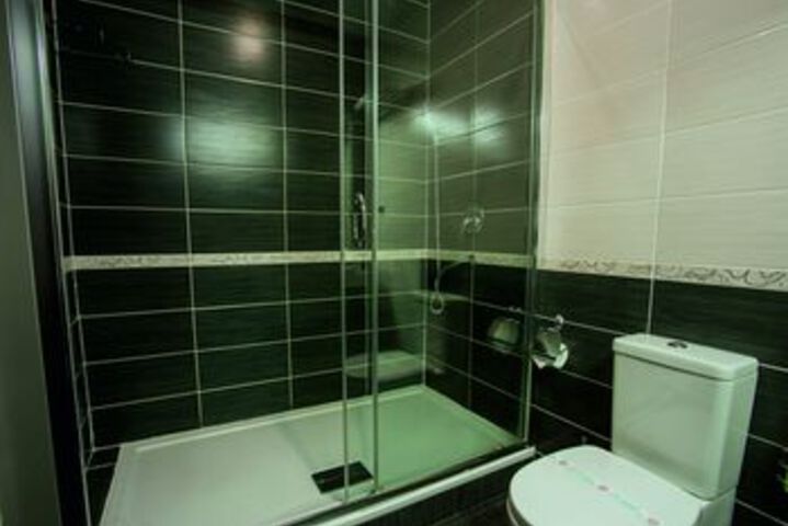 Room 9 of 114