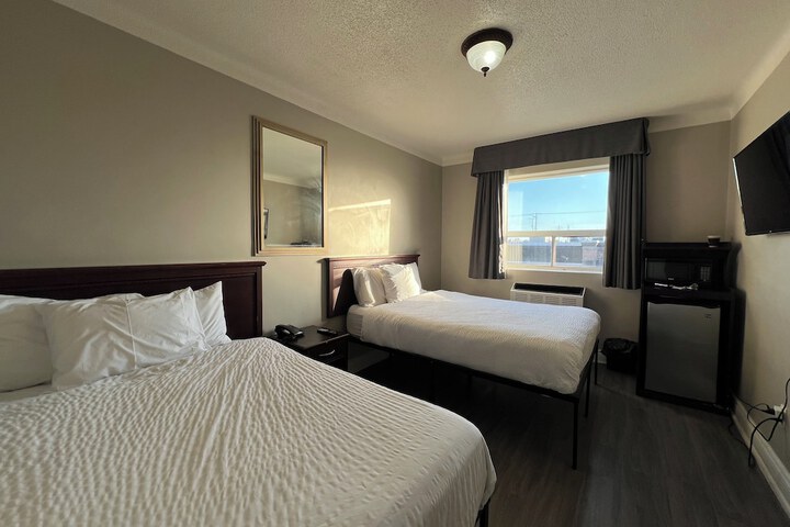 Room 9 of 34