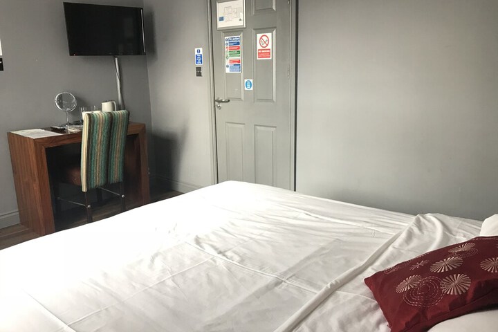 Room 7 of 73