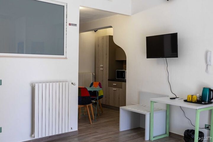 Room 9 of 11